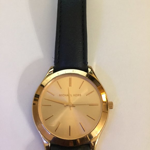 MICHAEL KORS Slim Runway Watch - Picture 2 of 4